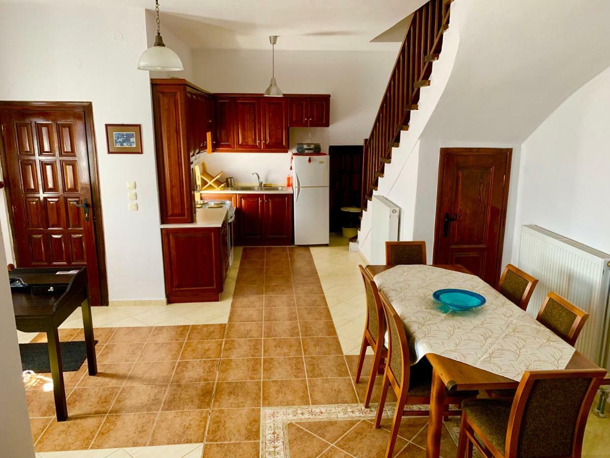 Traditional House Makrinitsa Luaran gambar