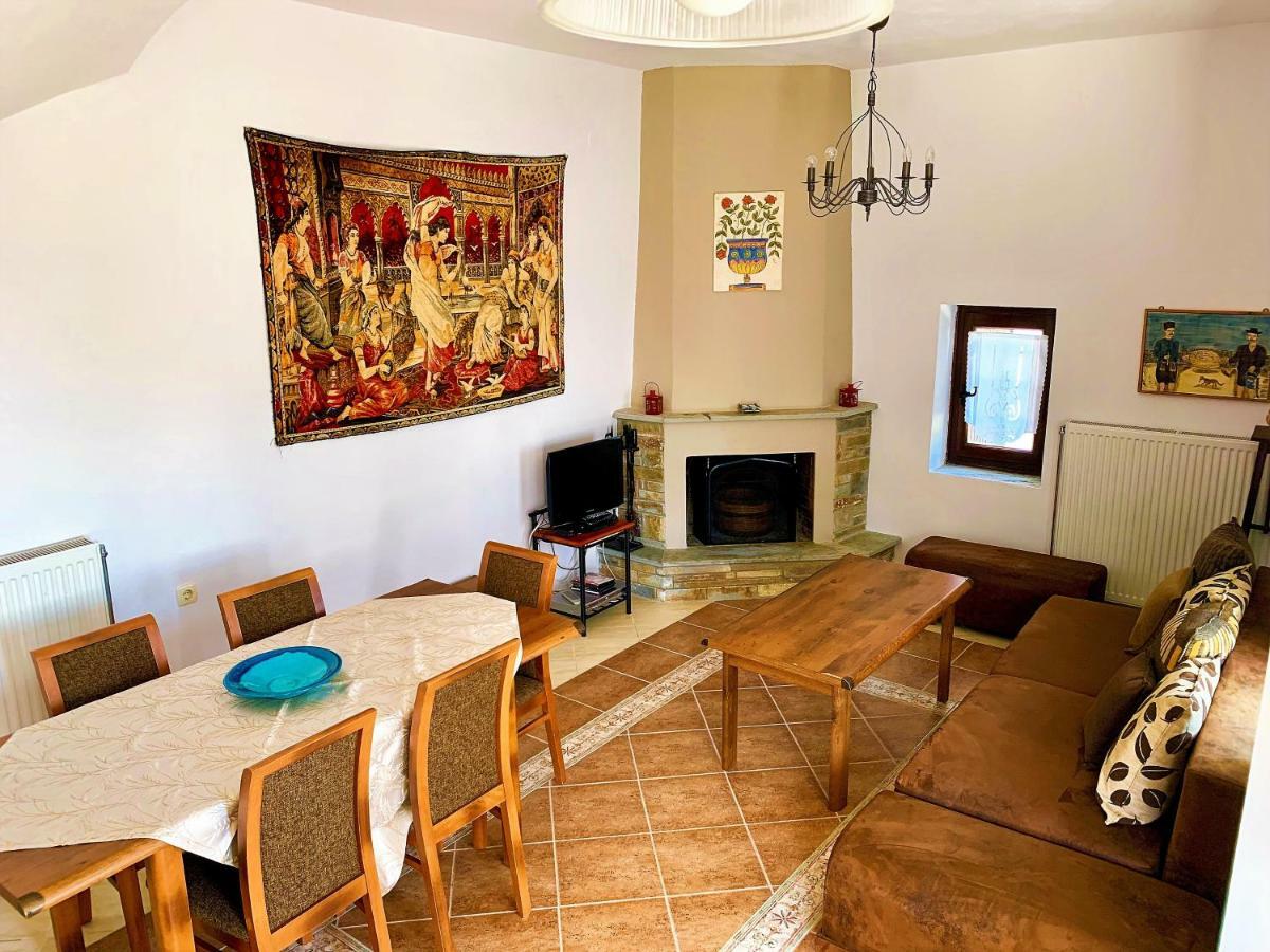 Traditional House Makrinitsa Luaran gambar