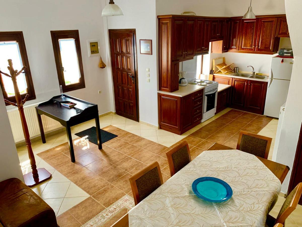 Traditional House Makrinitsa Luaran gambar